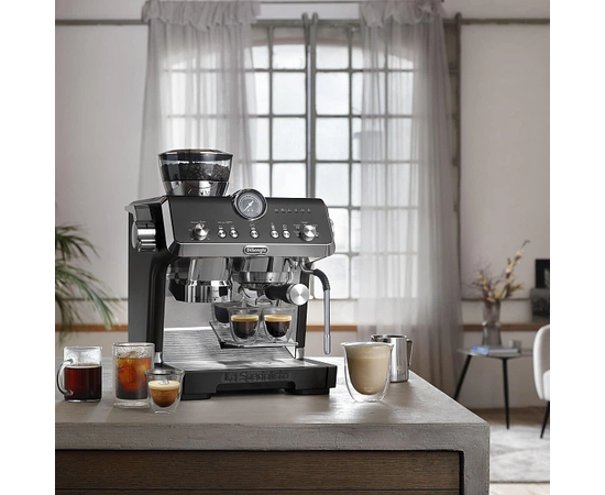 Кофеварка DeLonghi EC9555BK 